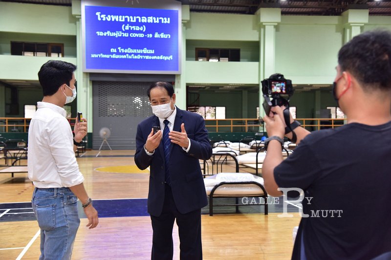 20210426-Governor inspects field hospitals-180.JPG